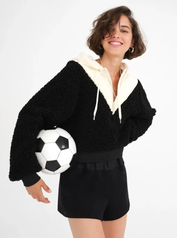 Hot For Love & Lemons Cozy Cropped Pullover Black