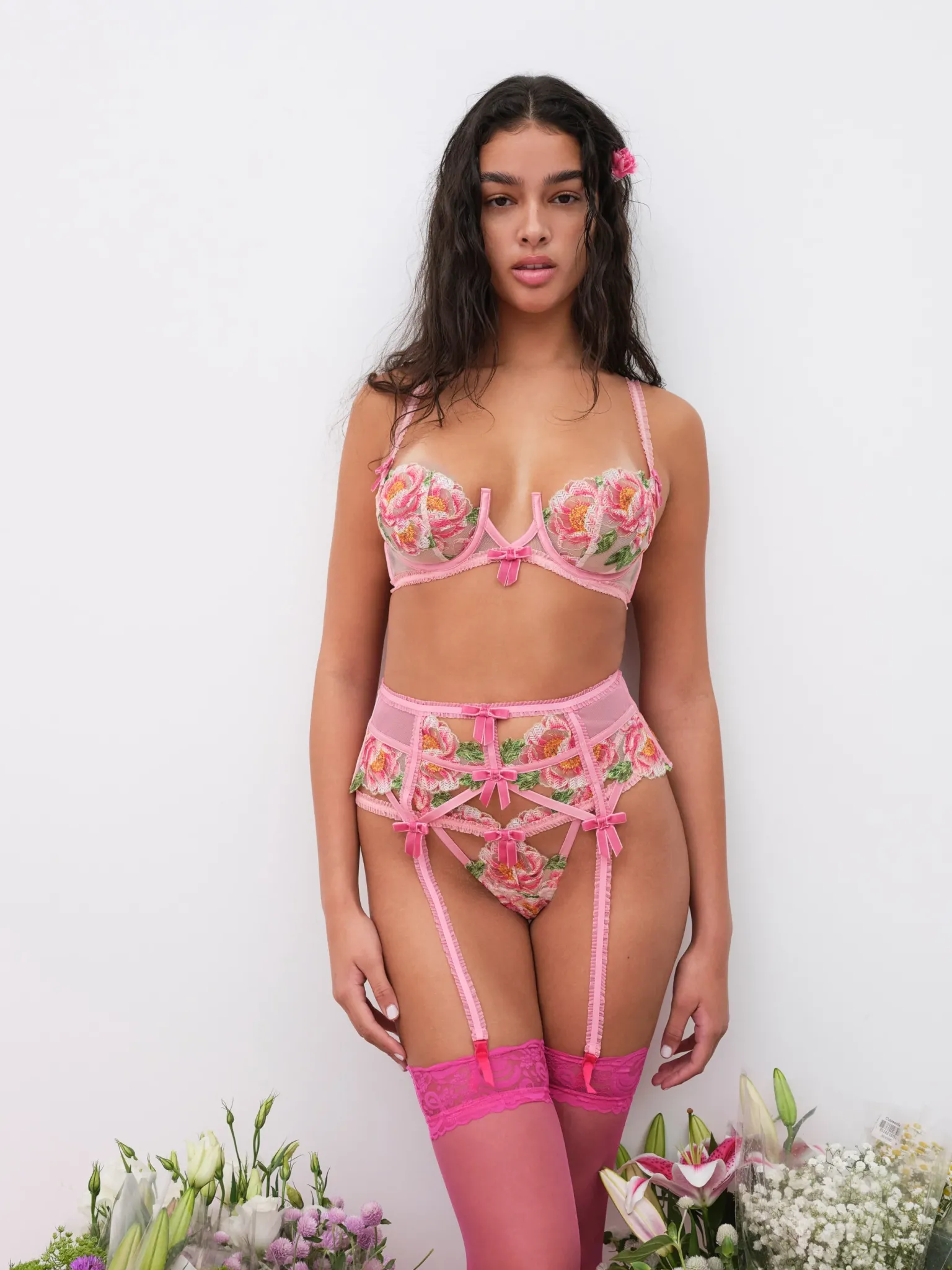 needle_point_roses_garter_0.webp Online For Love & Lemons Needle Point Roses Garter Pink