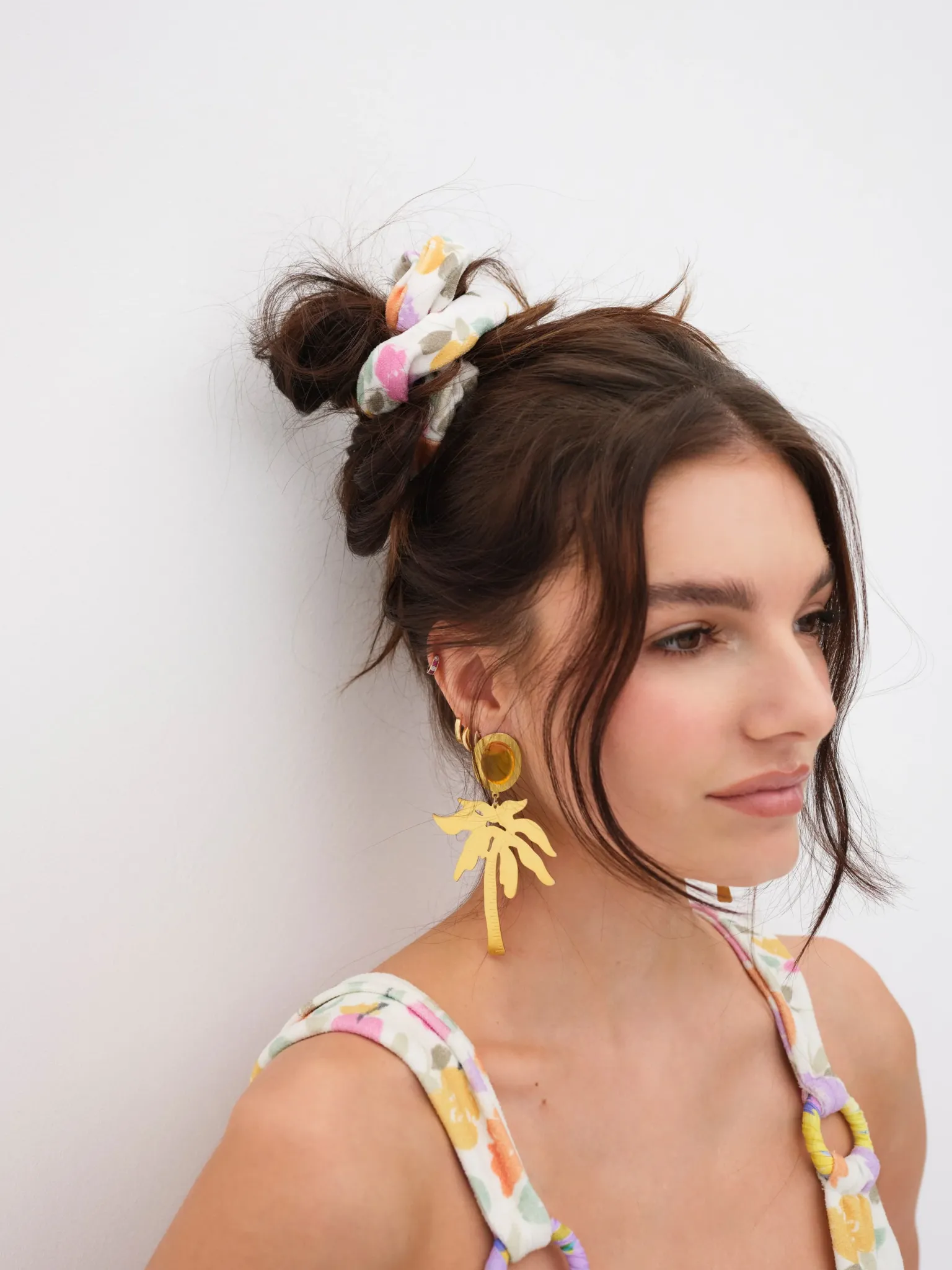 venetia_scrunchie_3.webp Online For Love & Lemons Venetia Scrunchie Beige